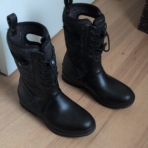 Women's Crandall Lace Up Bogs